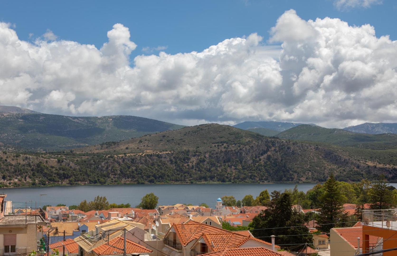 Dina Apartments Argostoli Exterior photo