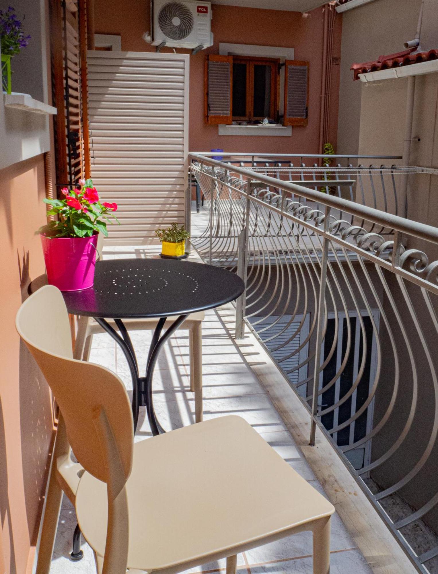 Dina Apartments Argostoli Exterior photo